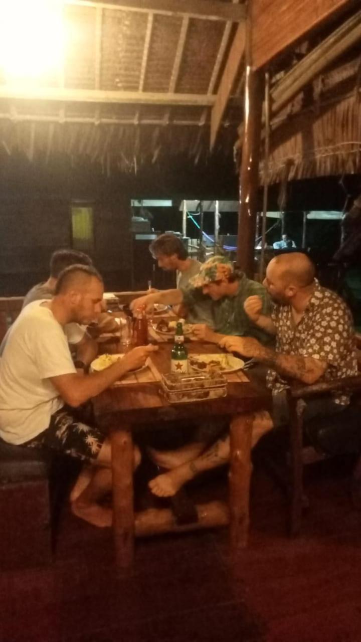 Mentawai Ebay Playground Surfcamp Villa Masokut Exteriör bild