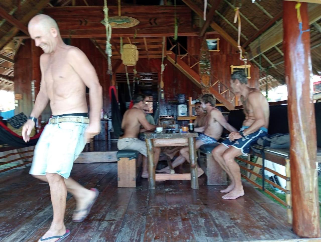 Mentawai Ebay Playground Surfcamp Villa Masokut Exteriör bild
